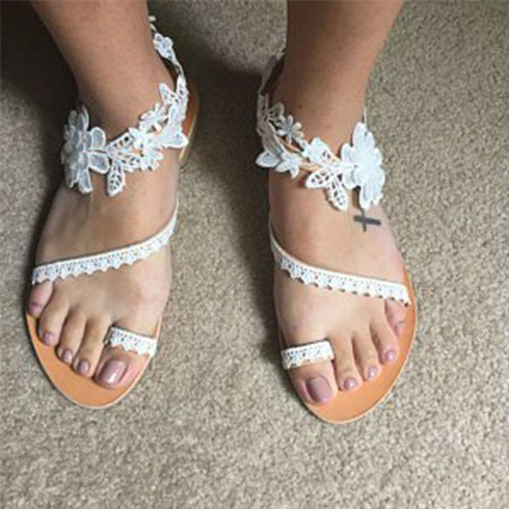 Elegant Toe Sandals with Lace Details