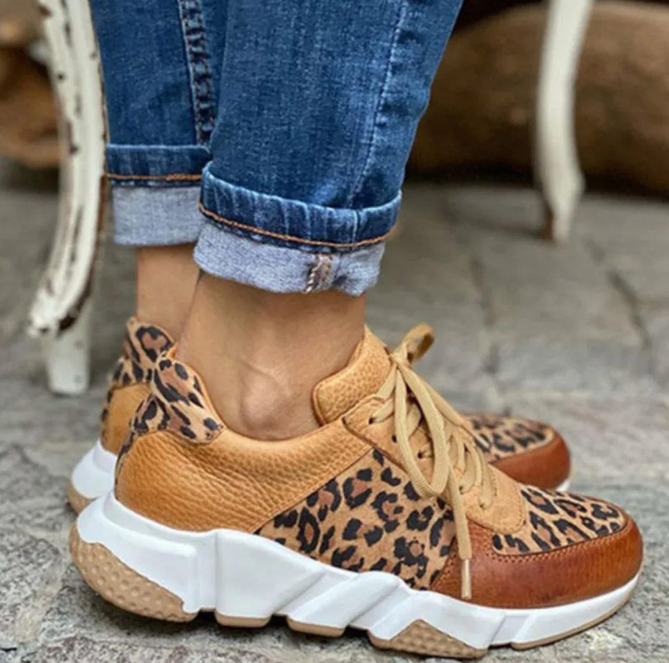 Women’s Trainers Low-Cut Chunky Sole Lace-Up