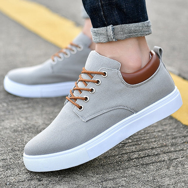 Men’s Sneakers Low-Cut Rounded Shape