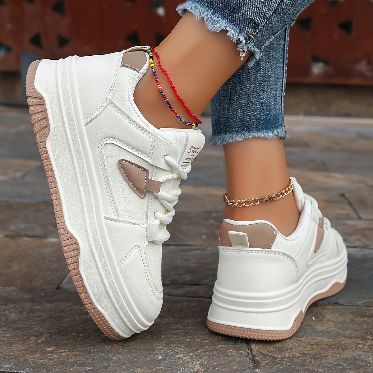 Women’s Low-Top Lace-Up Sneakers Smooth Finish