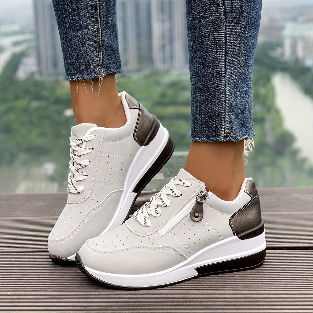 Women’s Sneakers Low-Cut Rounded Toe Lace Up