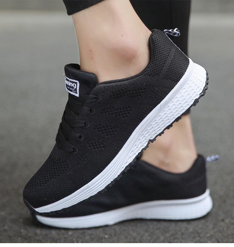 Low-Cut Lace-Up Trainers Rounded Toe