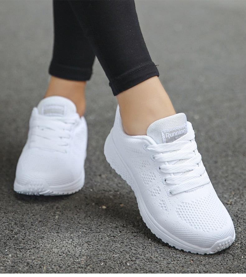 Low-Cut Lace-Up Trainers Rounded Toe